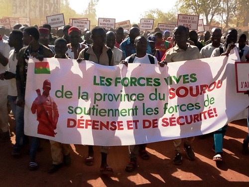 Sourou : Les populations dans la rue pour soutenir les Forces et défense et de sécurité 