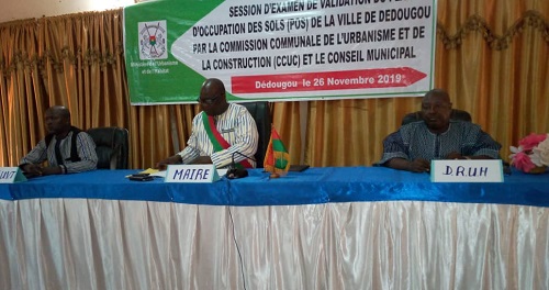 Dédougou : Les acteurs de l’urbanisme examinent le Plan d’occupation des sols de la ville